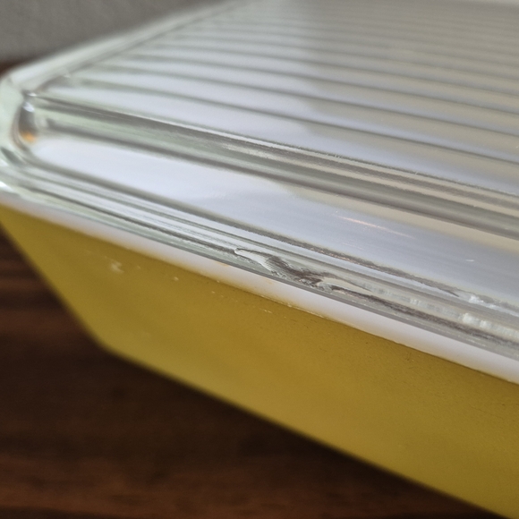 Yellow Pyrex Refrigerator Dish - Picture 7 of 8